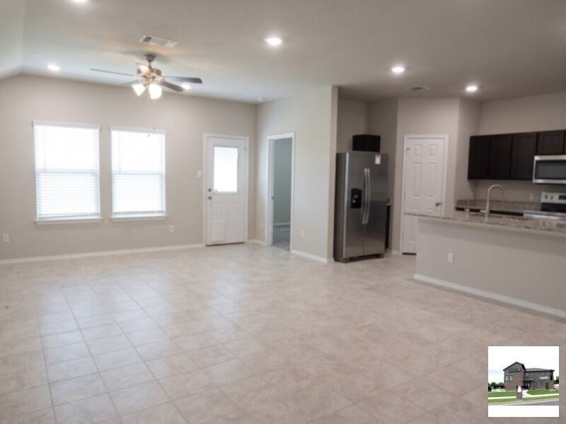 1210 Lindsey Dr - Photo 3 of 19