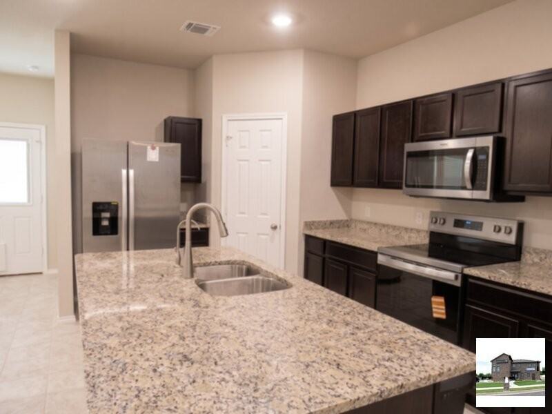 1210 Lindsey Dr - Photo 4 of 19