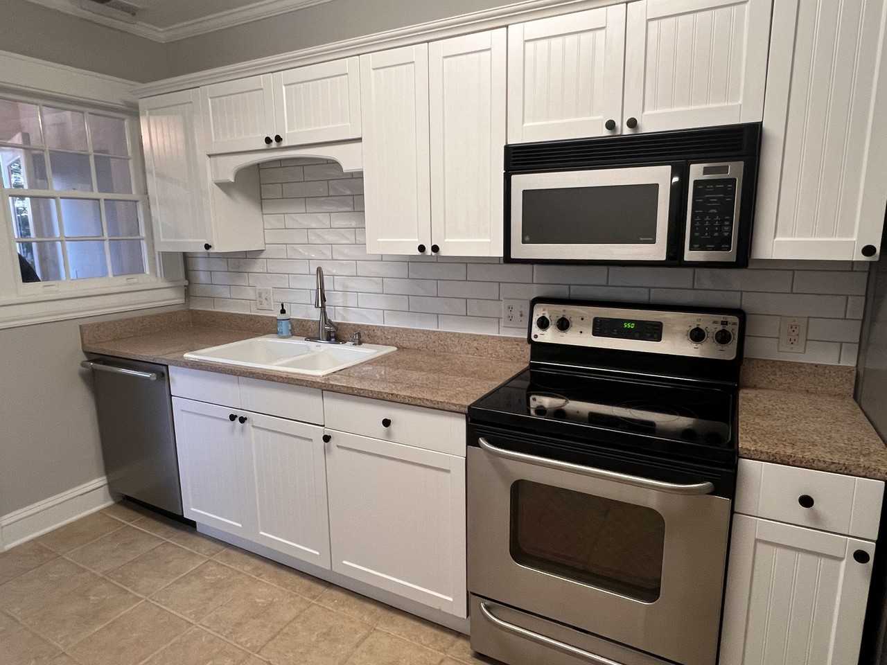 124 N Laurel Ave #3 - Photo 4 of 15