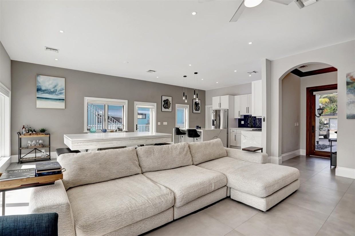 1304 Mandarin Isle #NA - Photo 5 of 37