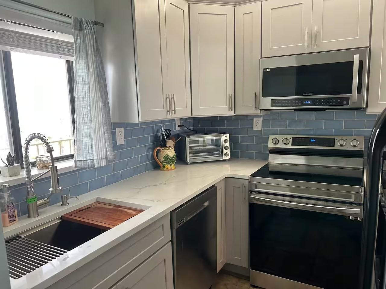 1027 W Beach Blvd #313 - Photo 7 of 30