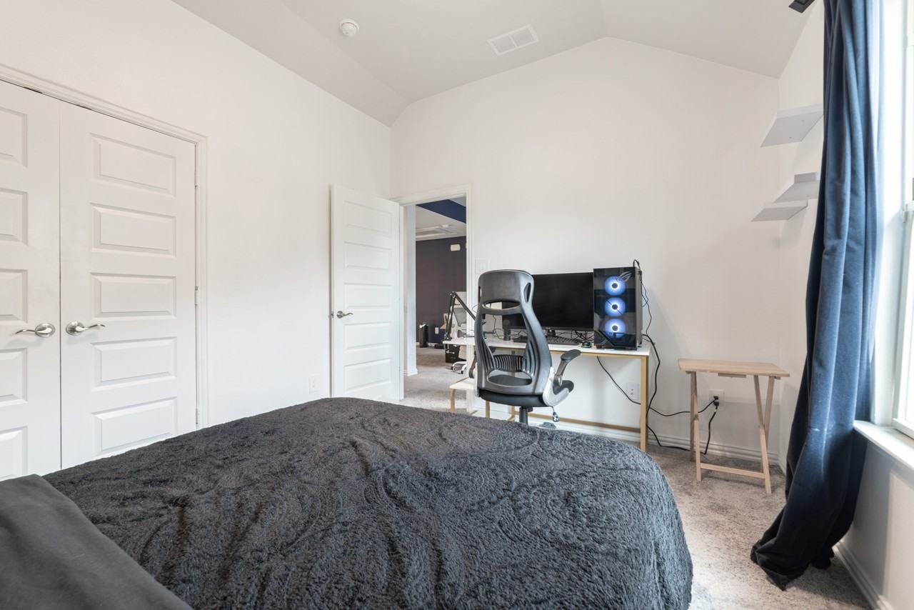 3220 Wedgewood Way #NA - Photo 7 of 17