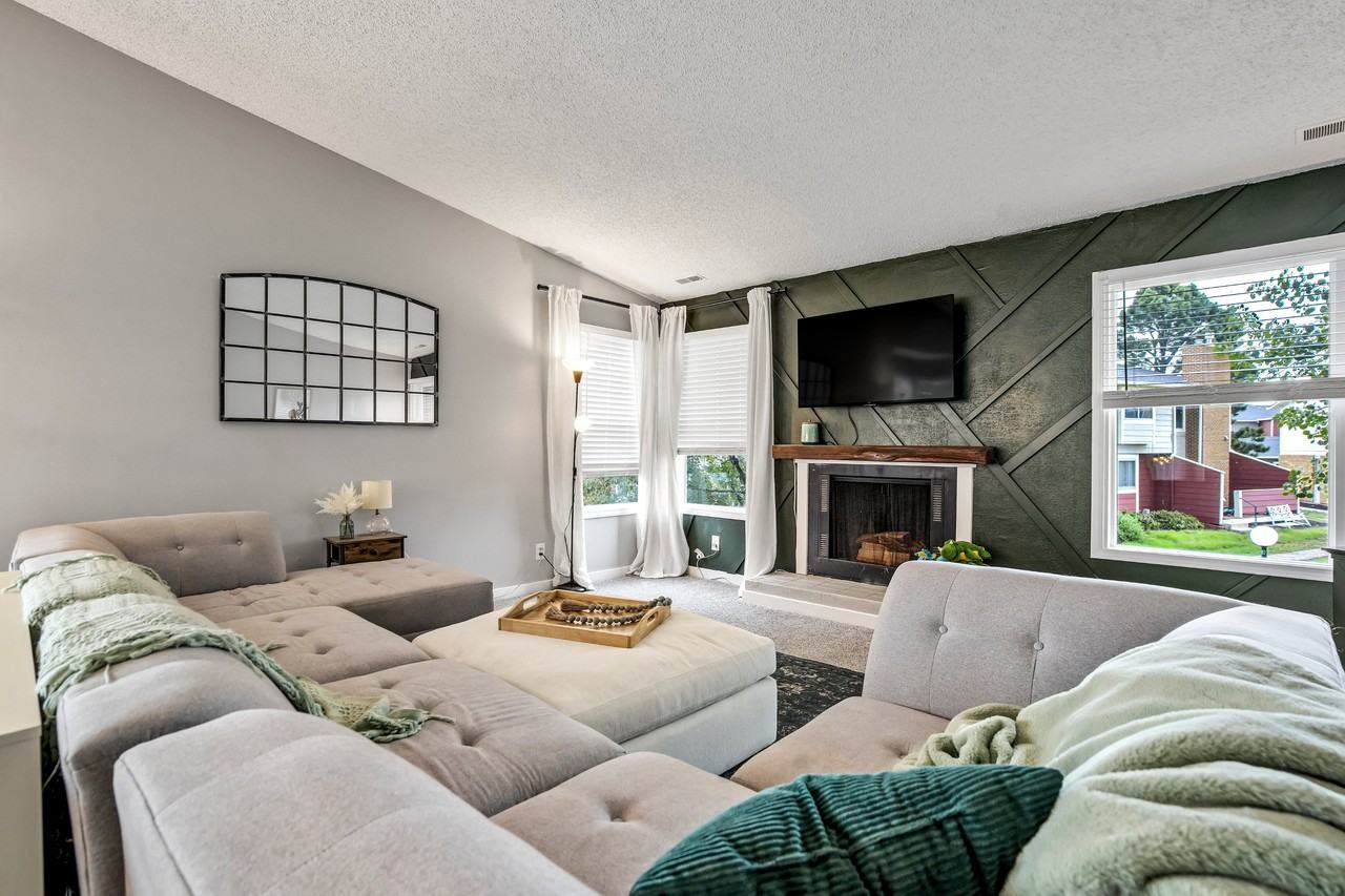 424 W Rockrimmon Blvd #H - Photo 6 of 23