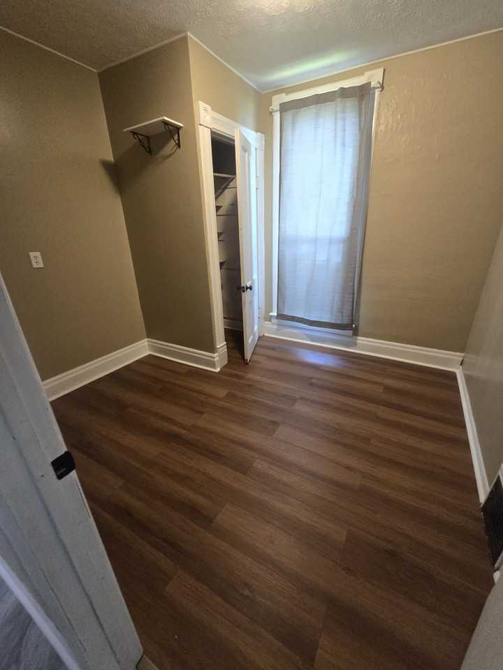 2452 S 20th St #NA - Photo 4 of 8