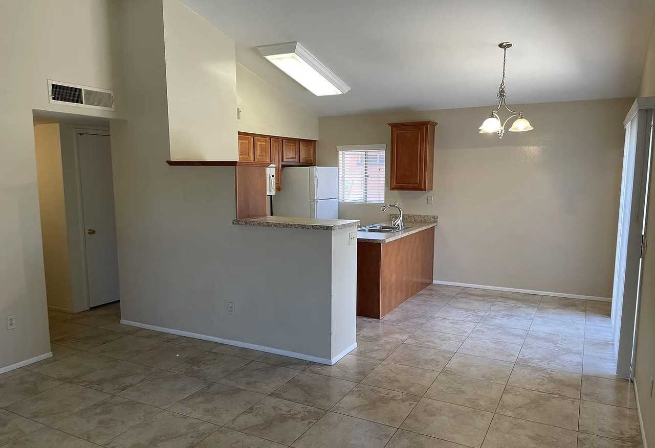 34 W Concorda Dr #103 - Photo 3 of 9