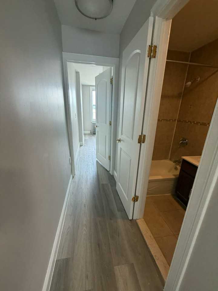 301 71st St #7 - Photo 3 of 7