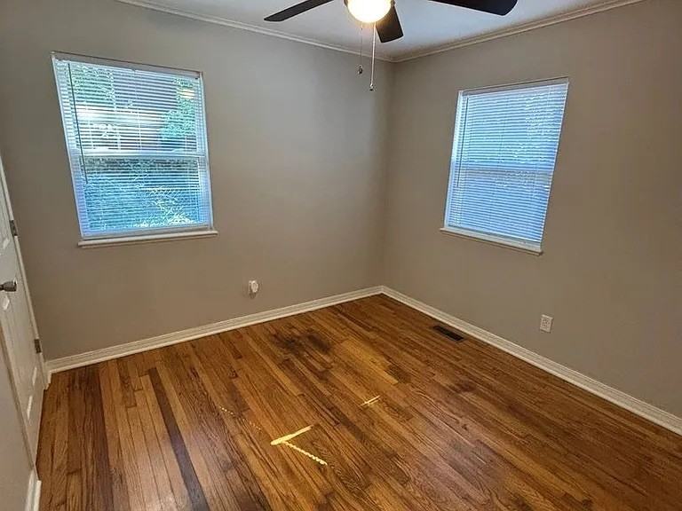 995 W Hickory St #NA - Photo 5 of 6