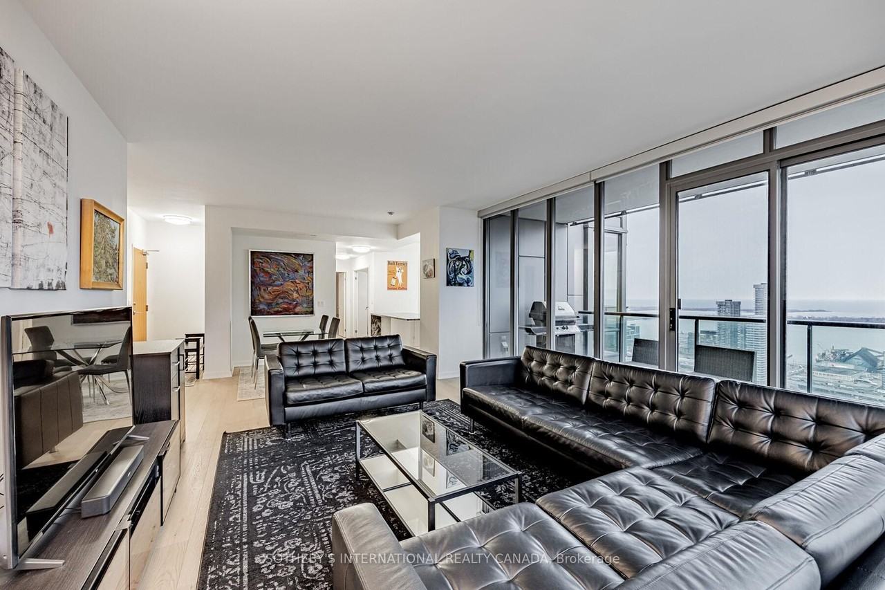 33 Lombard Street #4301 - Photo 3 of 37