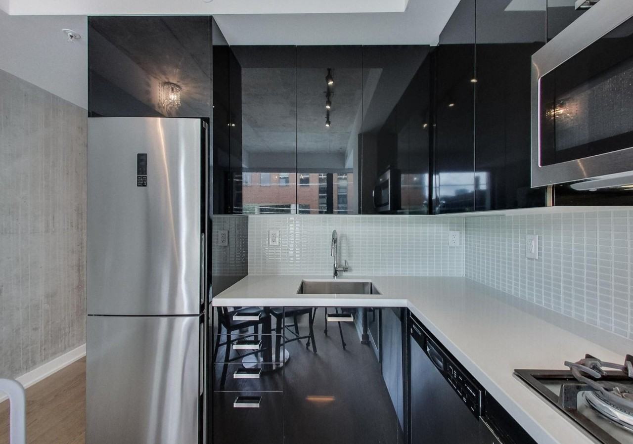 39 Brant Street #323 - Photo 7 of 14