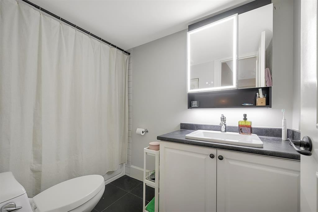 518 16th Street East - Photo 8