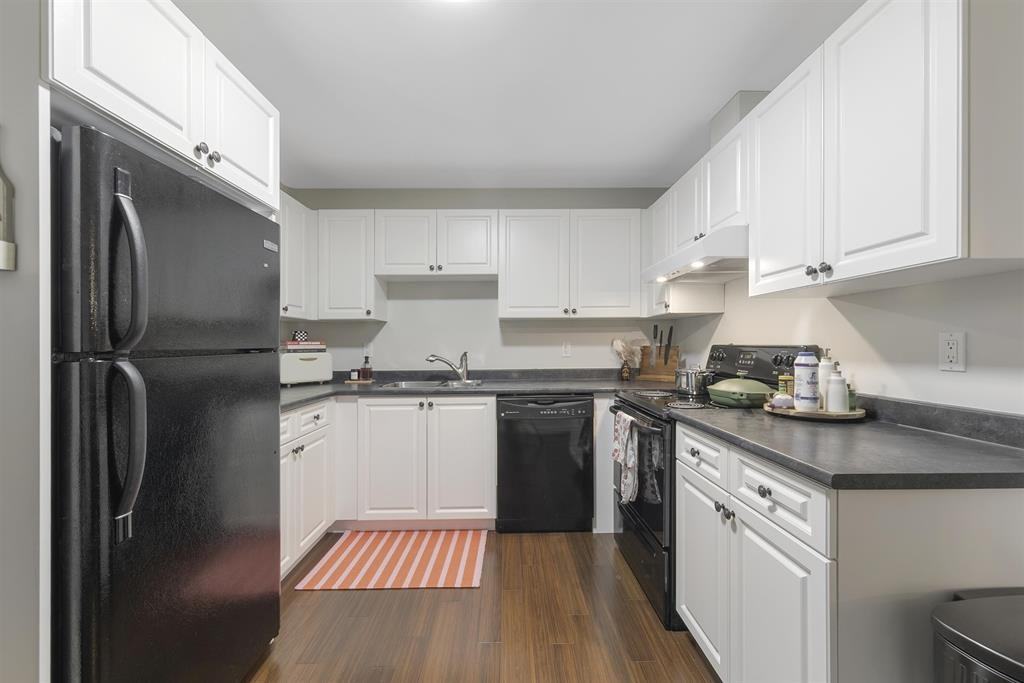518 16th Street East - Photo 6 of 9