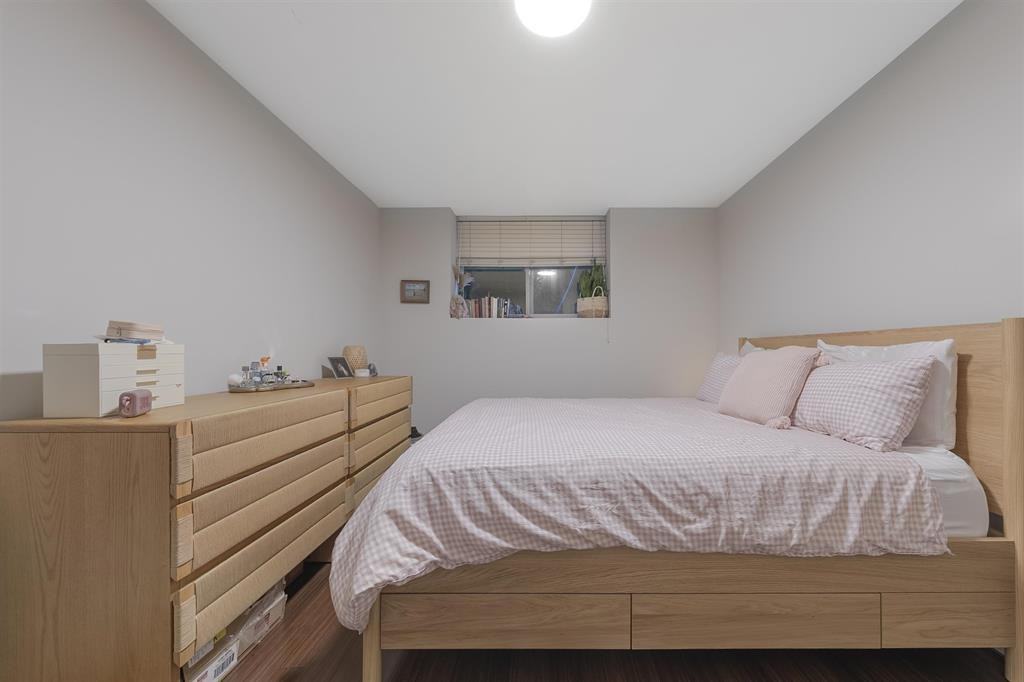 518 16th Street East - Photo 7 of 9