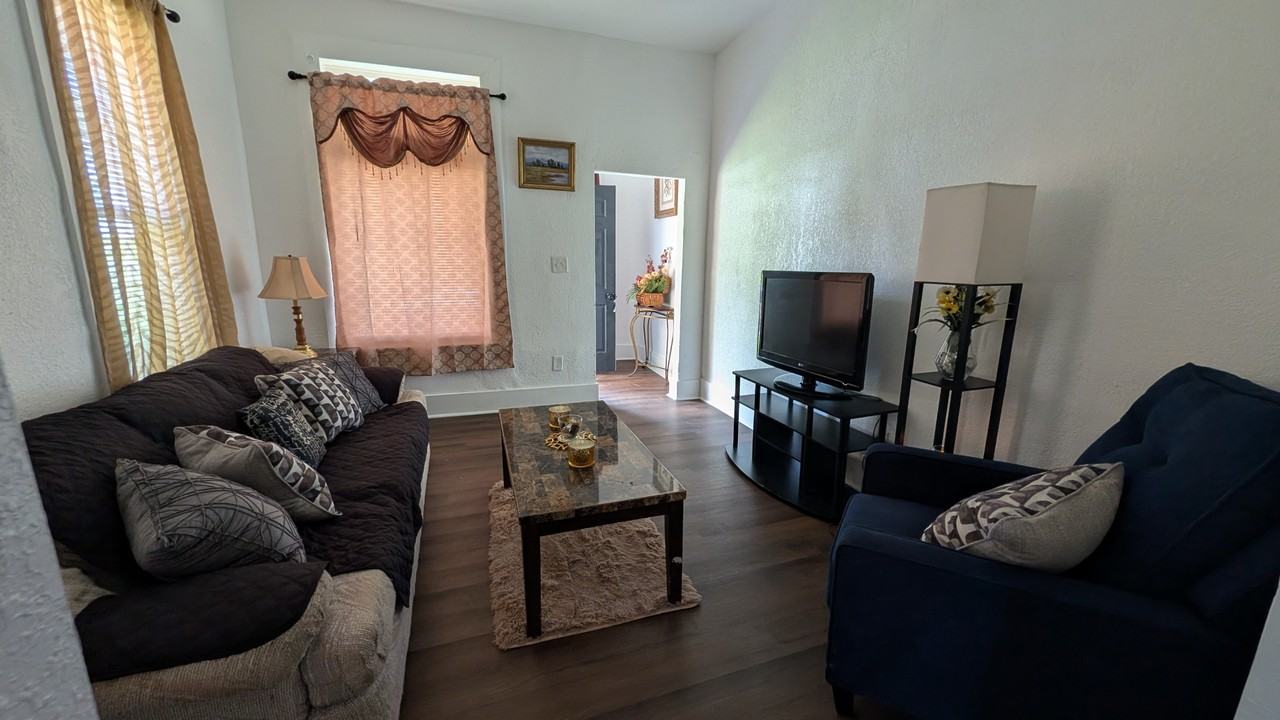 1418 N 2nd St #1418 - Photo 5 of 28