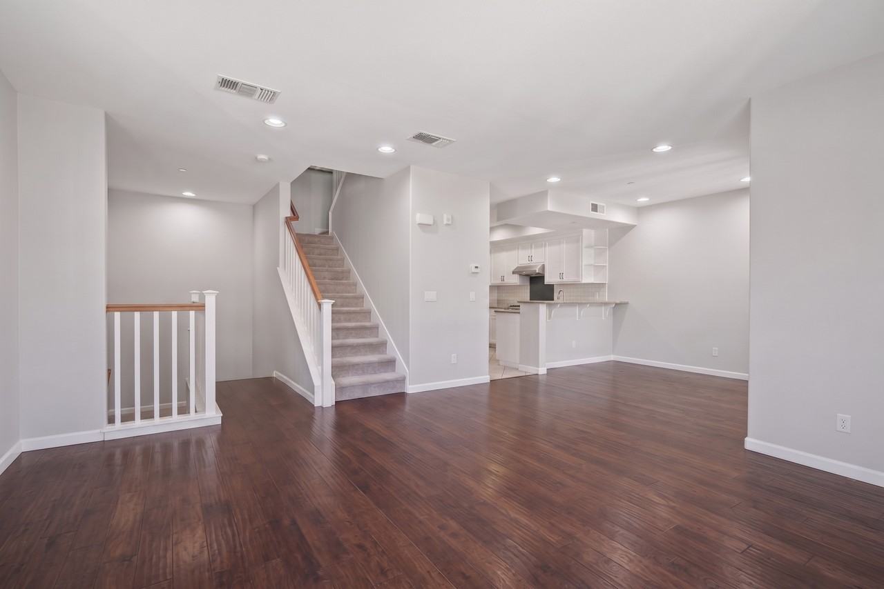 1271 Westbury Dr - Photo 6 of 24