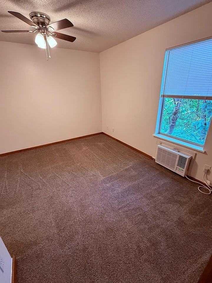 848 N Storer Ave #5 - Photo 5 of 8