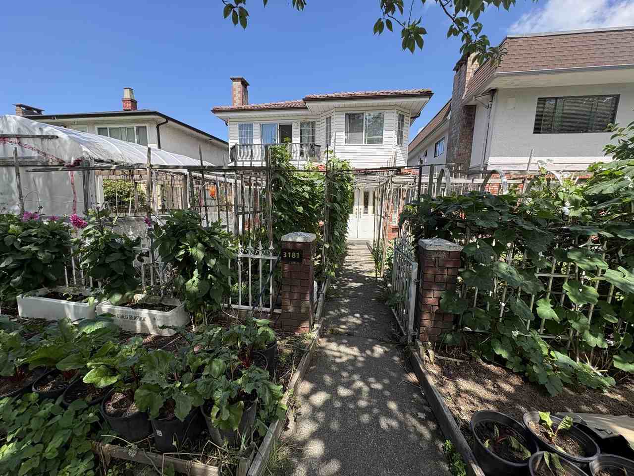 3181 East 2nd Avenue - Photo 6 of 9