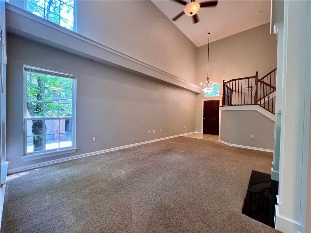 564 S Pierremont Dr - Photo 4 of 22