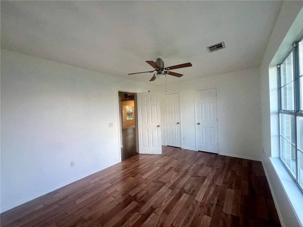 531 Walker St - Photo 2 of 12