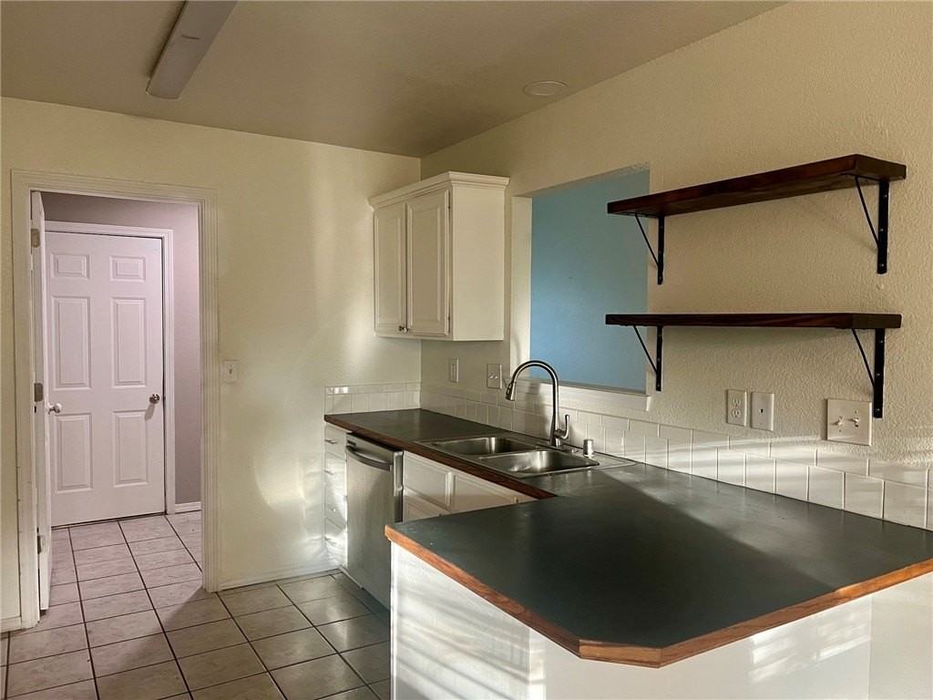 531 Walker St - Photo 6 of 12