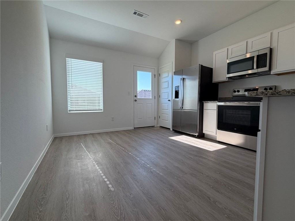 2720 Major St - Photo 3 of 16