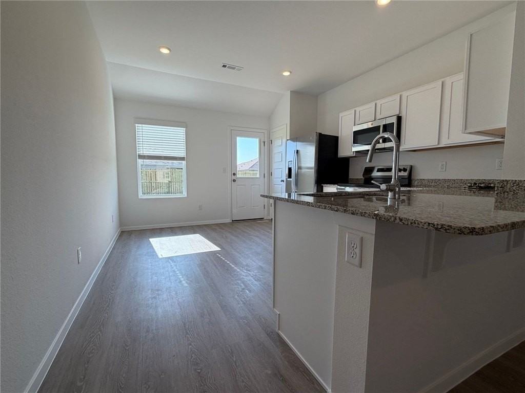 2720 Major St - Photo 6 of 16
