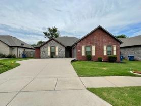 2903 Sw Briar Creek Ave - Photo 1 of 1