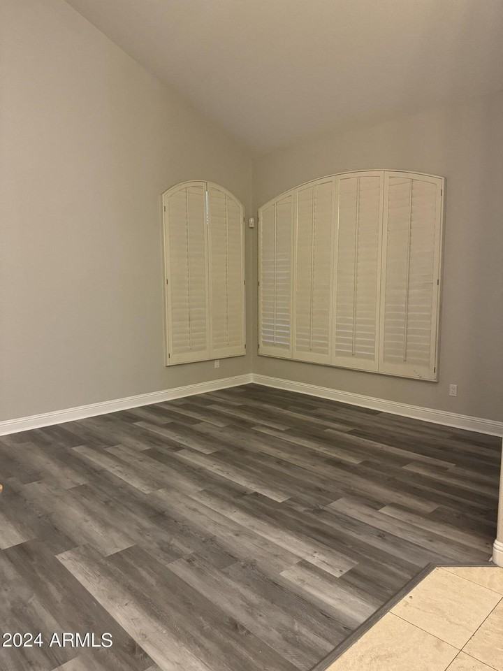 3216 N 109th Ave - Photo 4 of 17