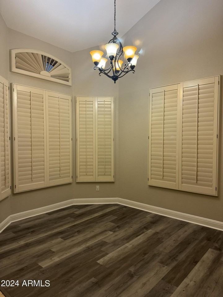 3216 N 109th Ave - Photo 5 of 17