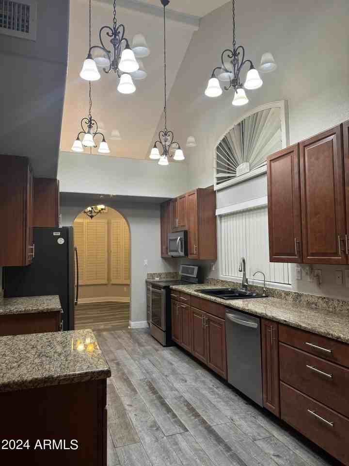 3216 N 109th Ave - Photo 7 of 17