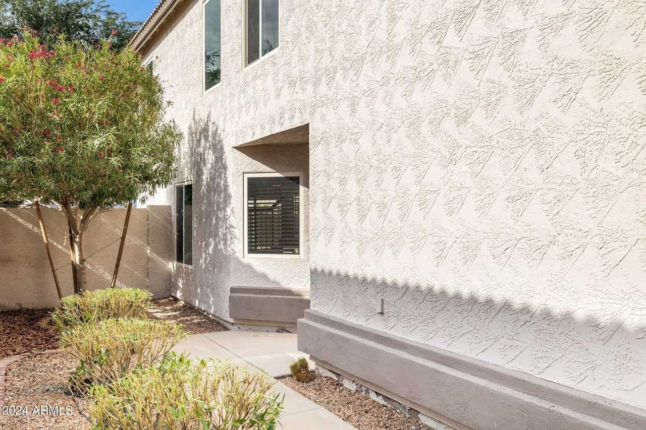 7515 E Laguna Azul Ave - Photo 4 of 50