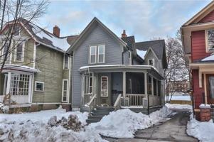 featured image of 32 Rowley St