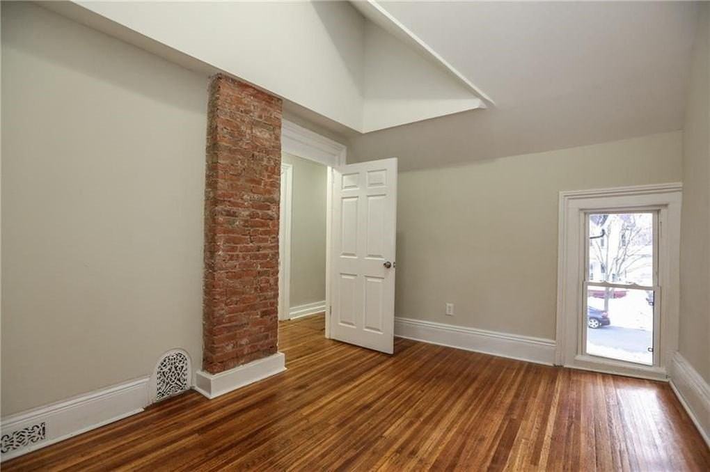 32 Rowley St - Photo 7 of 10