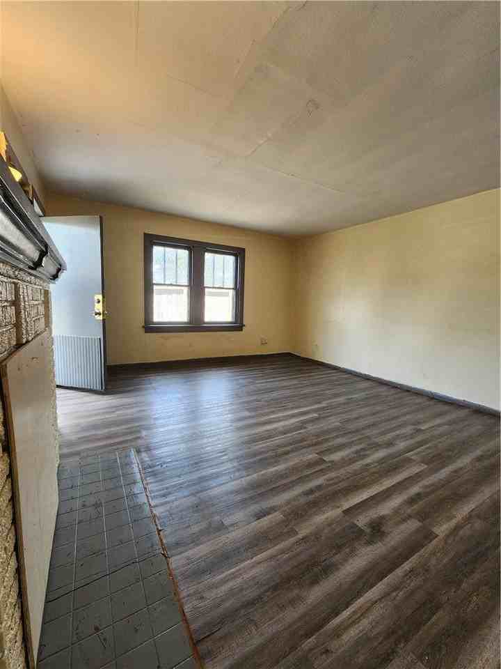309 Indiana Ave - Photo 2 of 13