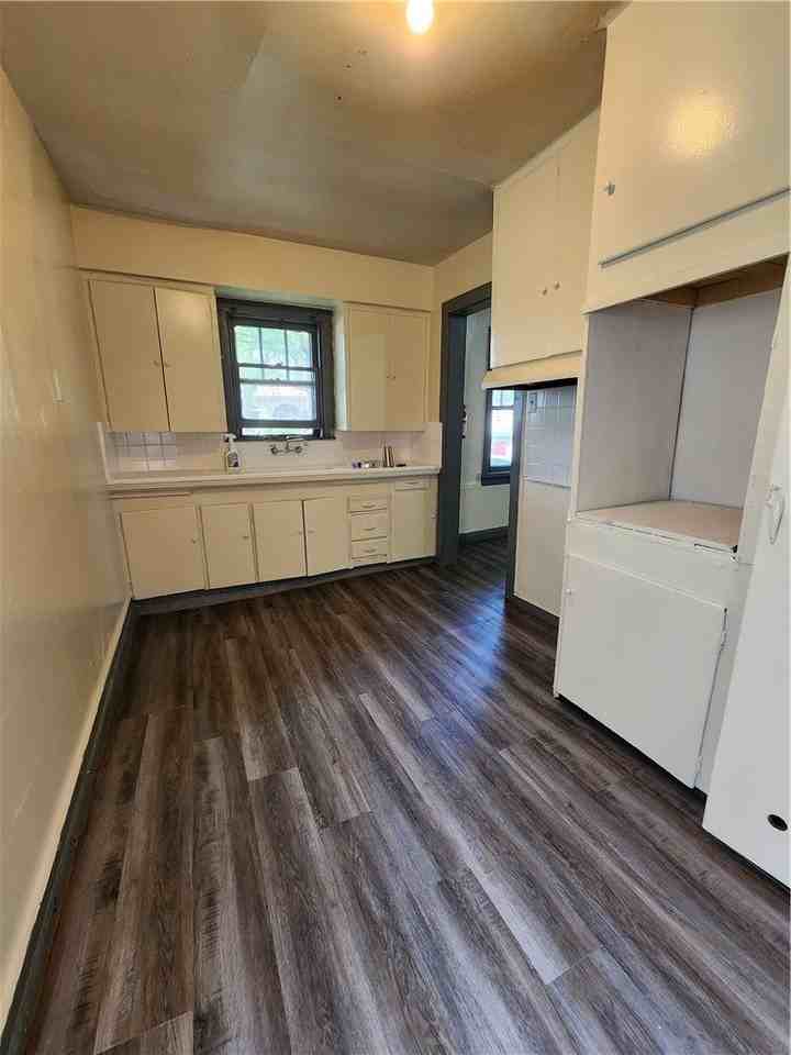 309 Indiana Ave - Photo 6 of 13