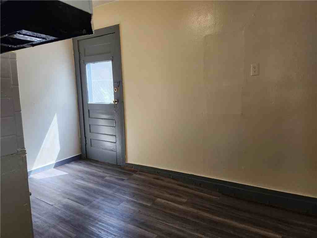 309 Indiana Ave - Photo 7 of 13