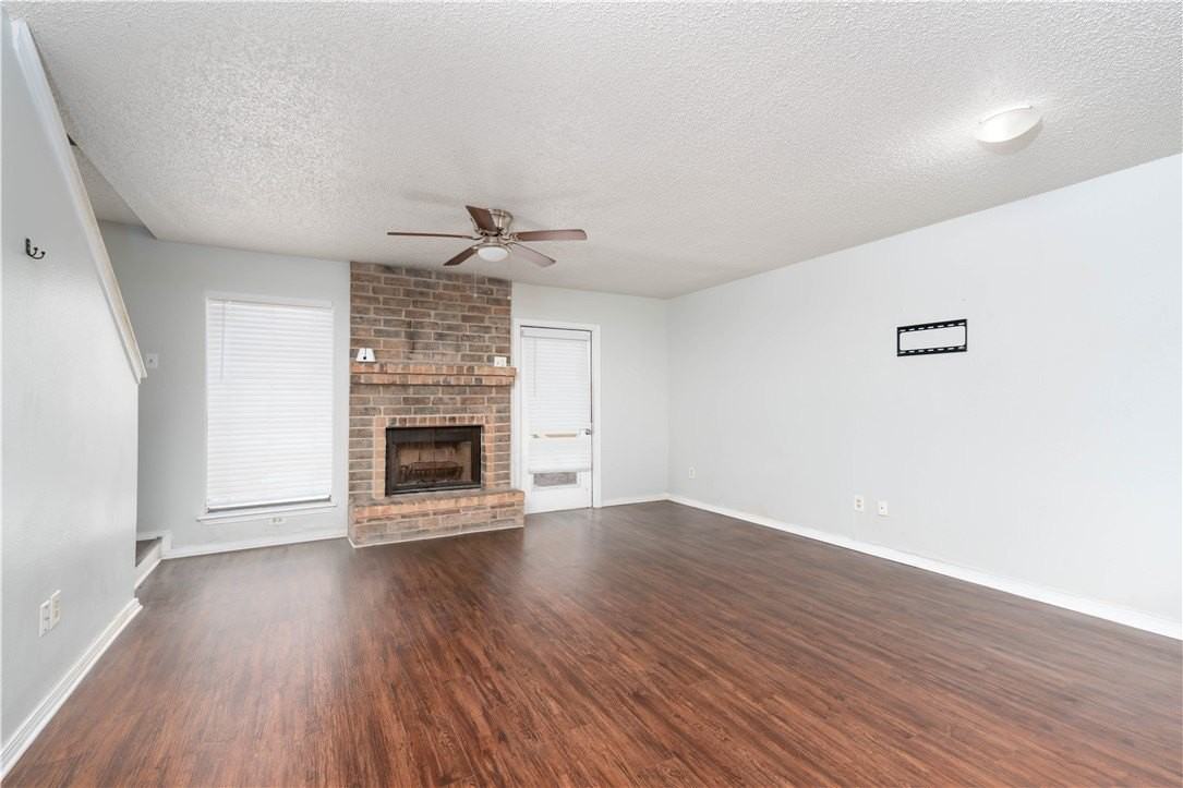 4010 Oak Bay Dr #E - Photo 7 of 7