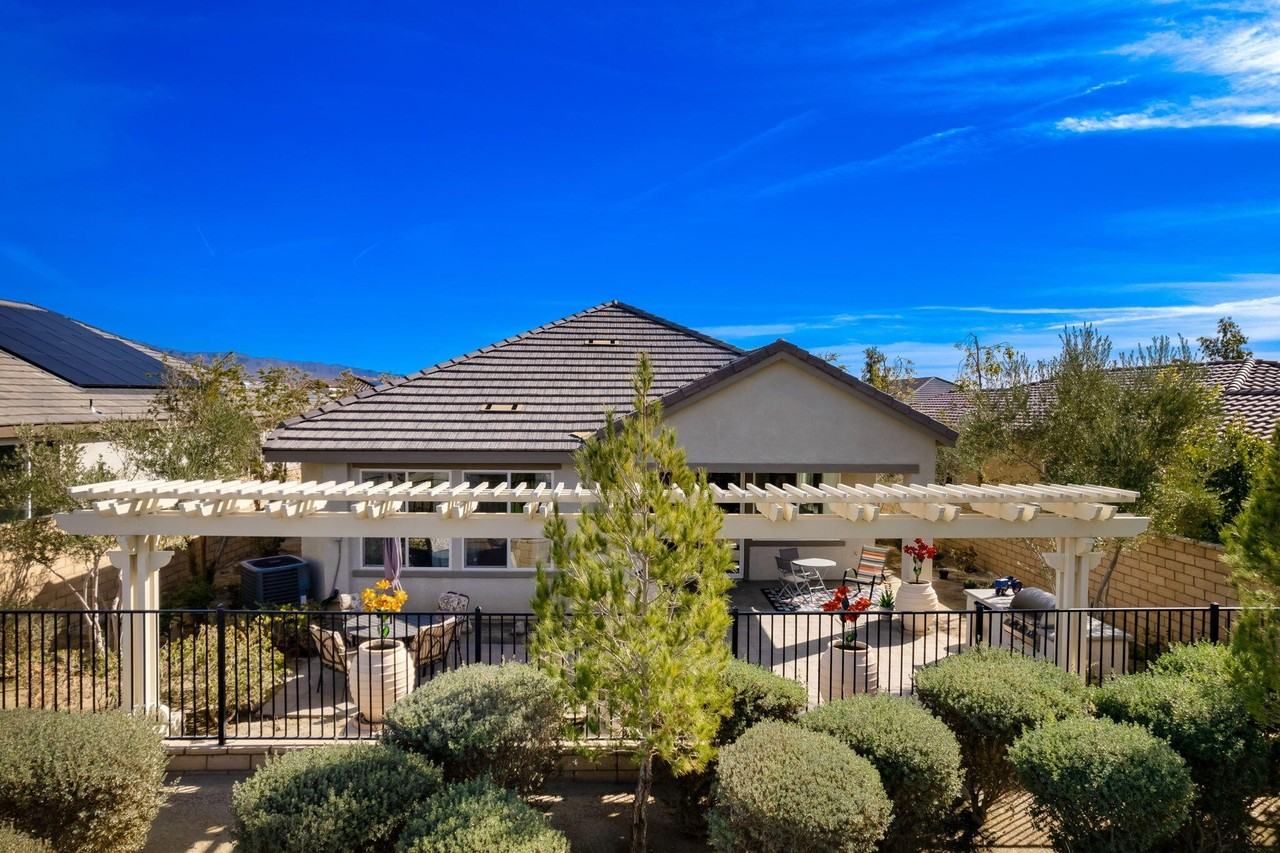 43001 Ascona Ln - Photo 4 of 40