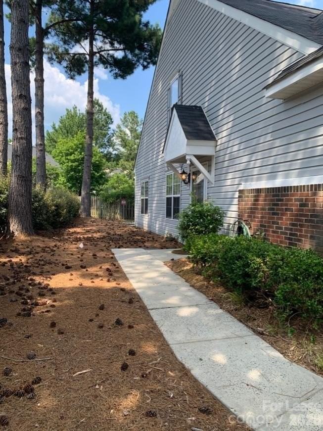 9731 Elizabeth Townes Ln - Photo 3 of 30