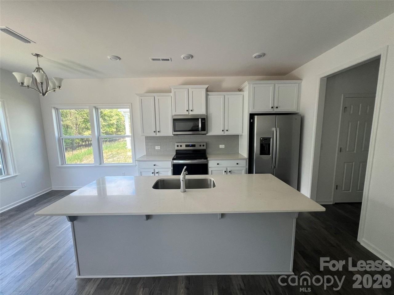 11171 Argosy Dr - Photo 5 of 35