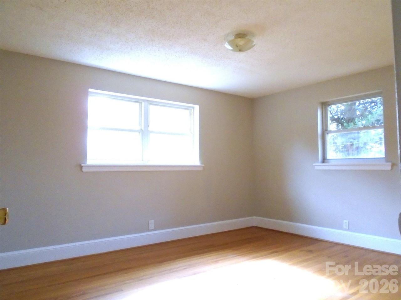 223 Dakota St - Photo 6 of 11