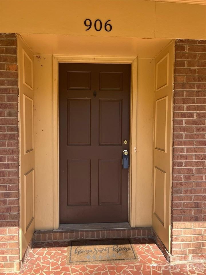 906 Mclaughlin Dr - Photo 5 of 22