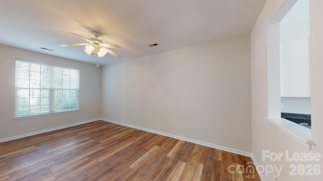 5545 Seths Dr - Photo 3 of 18