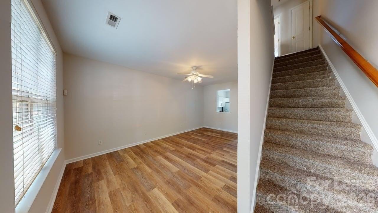 5545 Seths Dr - Photo 7 of 18