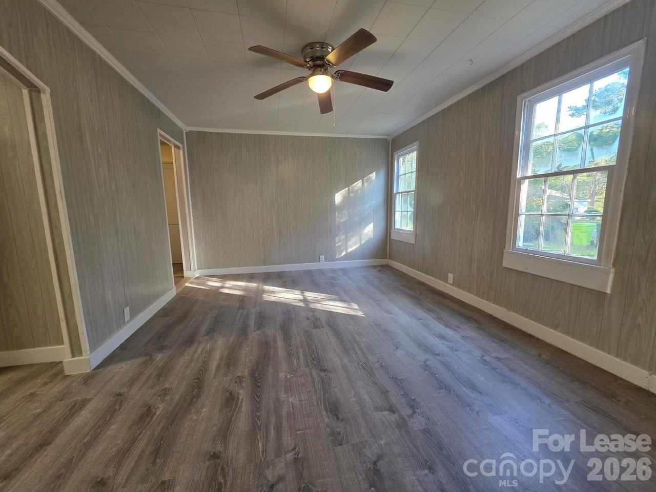4723 Linden St - Photo 4 of 14