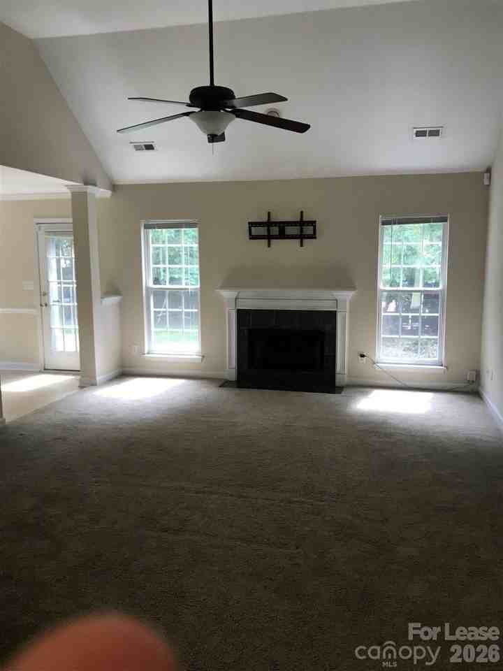 2919 Springs Dr - Photo 2 of 7