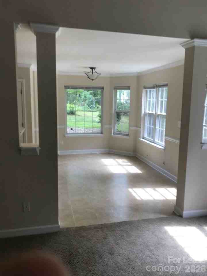2919 Springs Dr - Photo 3 of 7