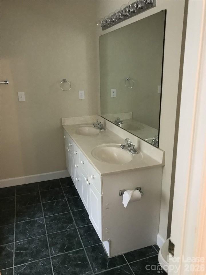2919 Springs Dr - Photo 6 of 7