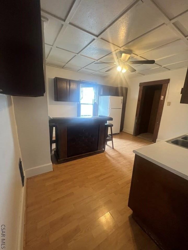 628 S Ankeny Ave - Photo 3 of 12