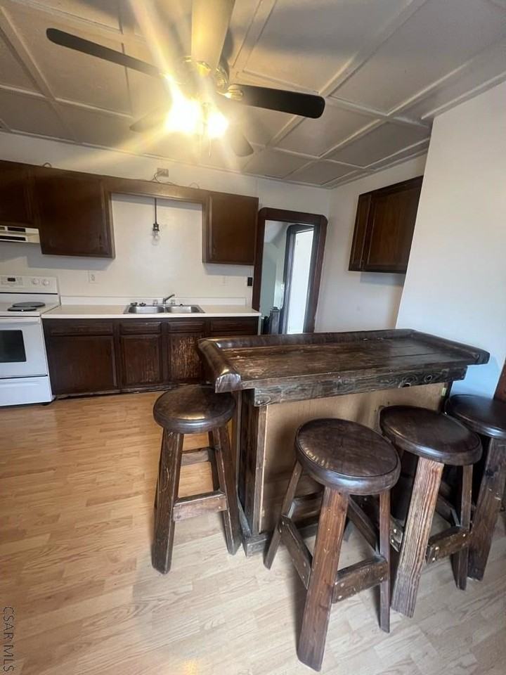 628 S Ankeny Ave - Photo 4 of 12