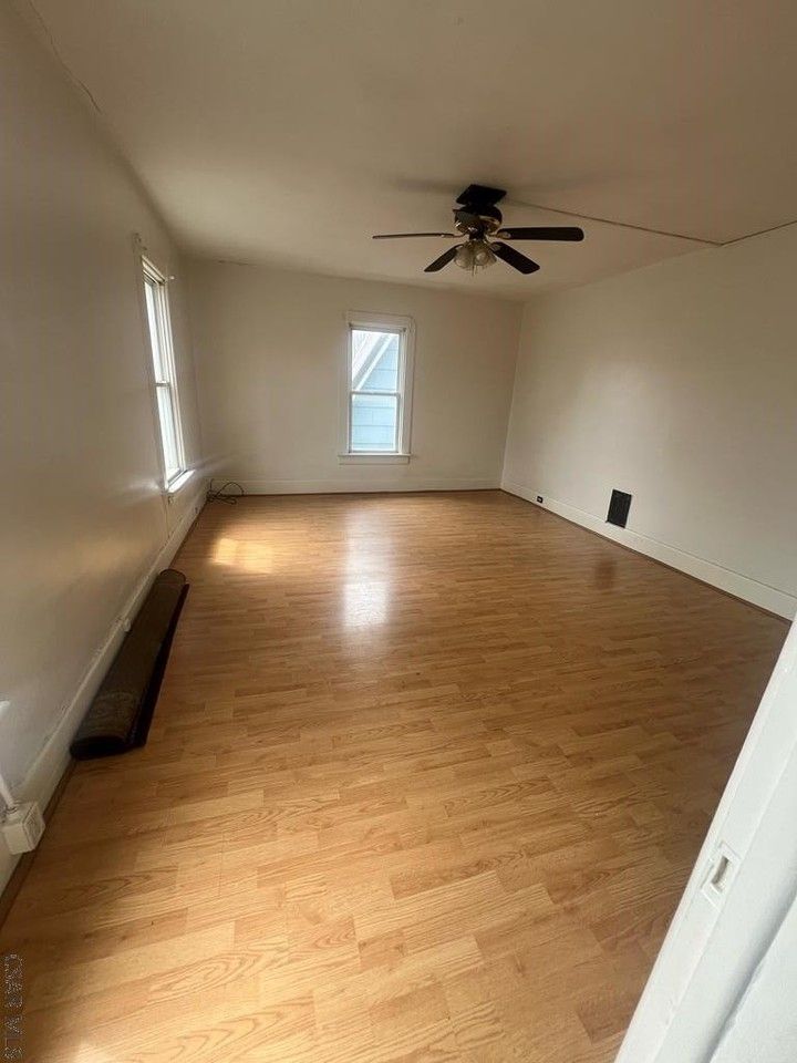 628 S Ankeny Ave - Photo 6 of 12